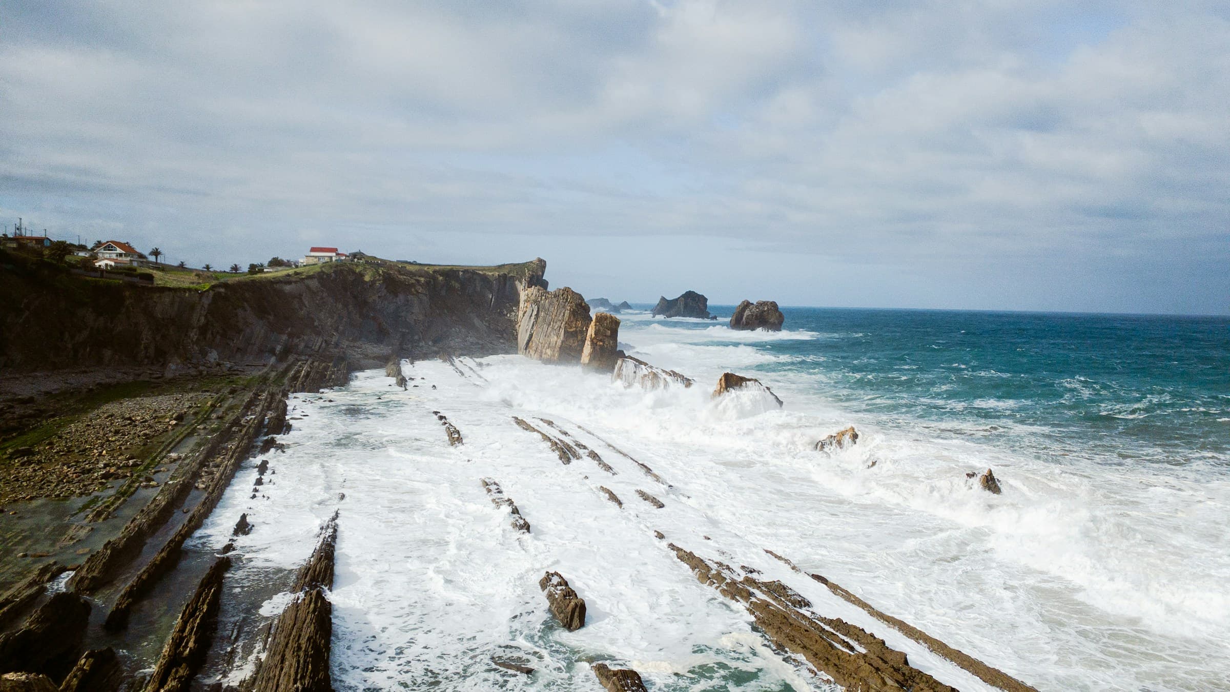 Картинка к новости «ЮНЕСКО включила в сеть Глобальных геопарков 16 новых территорий»